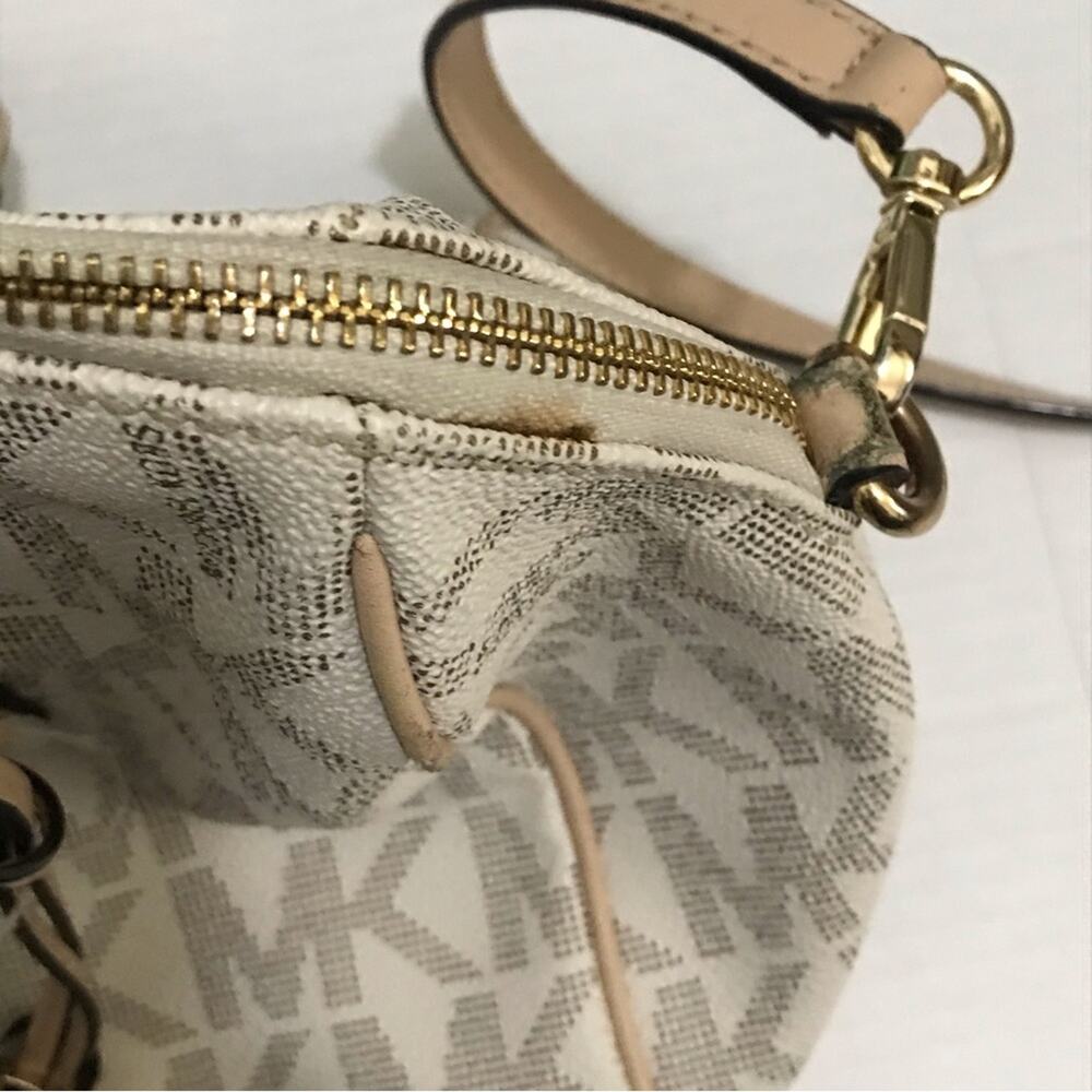 Michael Kors Grayson Vanilla Satchel - Picture 12 of 13